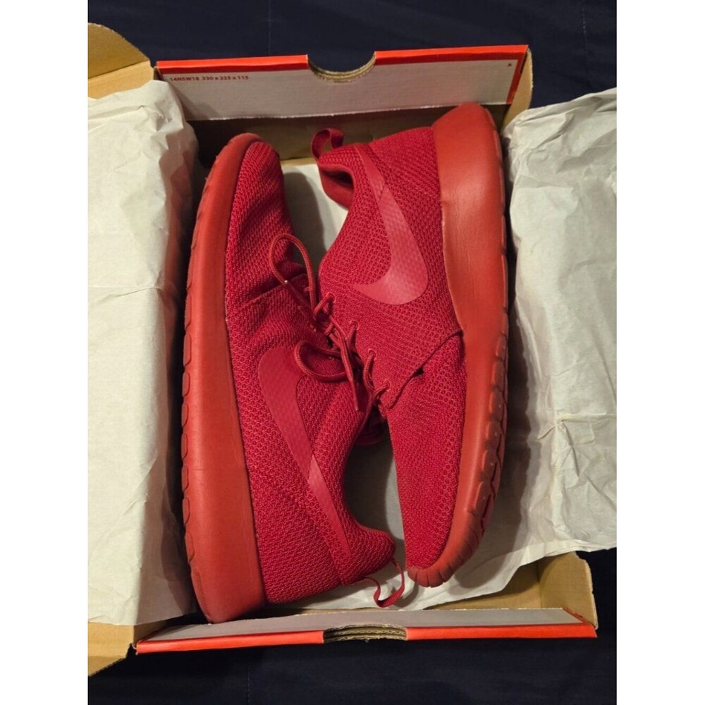 MENS SIZE 11.5 TRIPLE RED NIKE ROSHE RUN - Picture 4 of 10